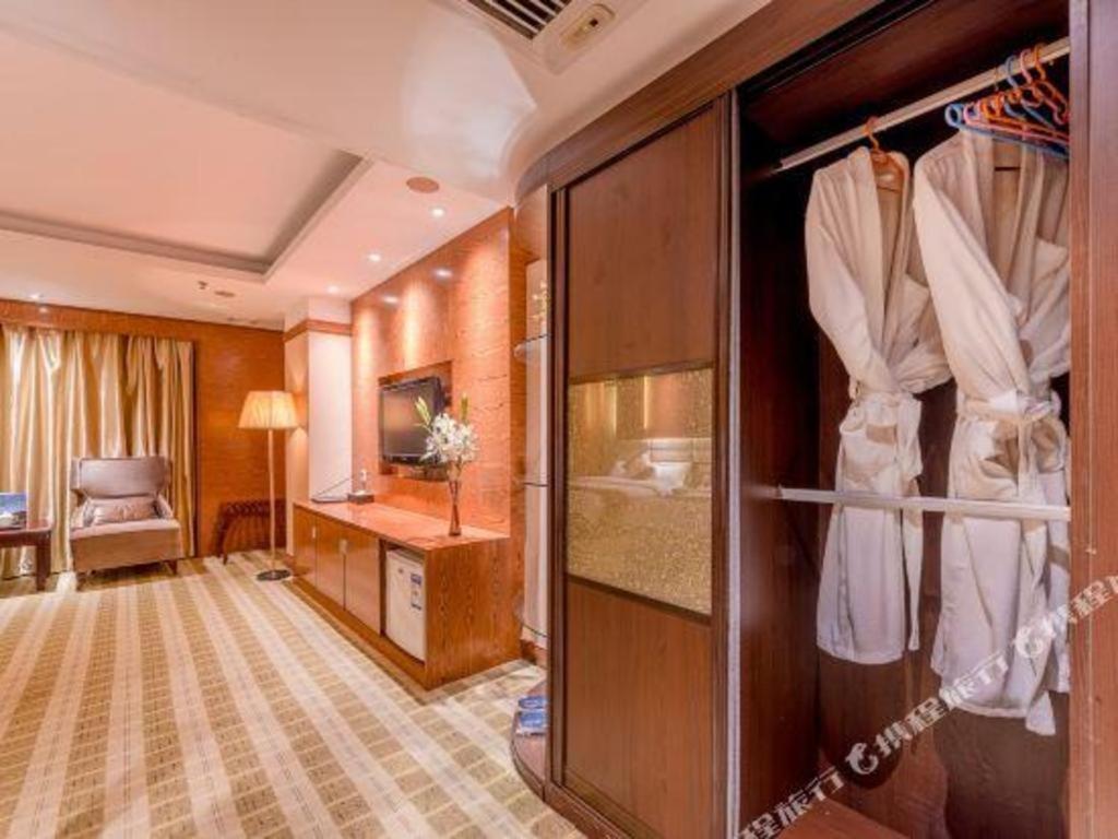 גואנגג'ואו Airport Liwan Hotel מראה חיצוני תמונה