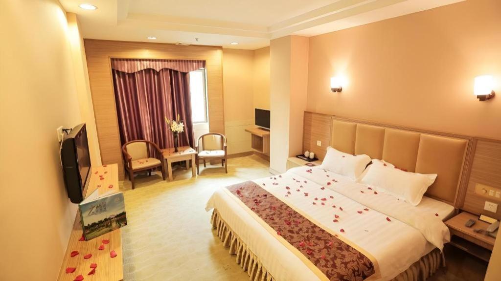 גואנגג'ואו Airport Liwan Hotel מראה חיצוני תמונה