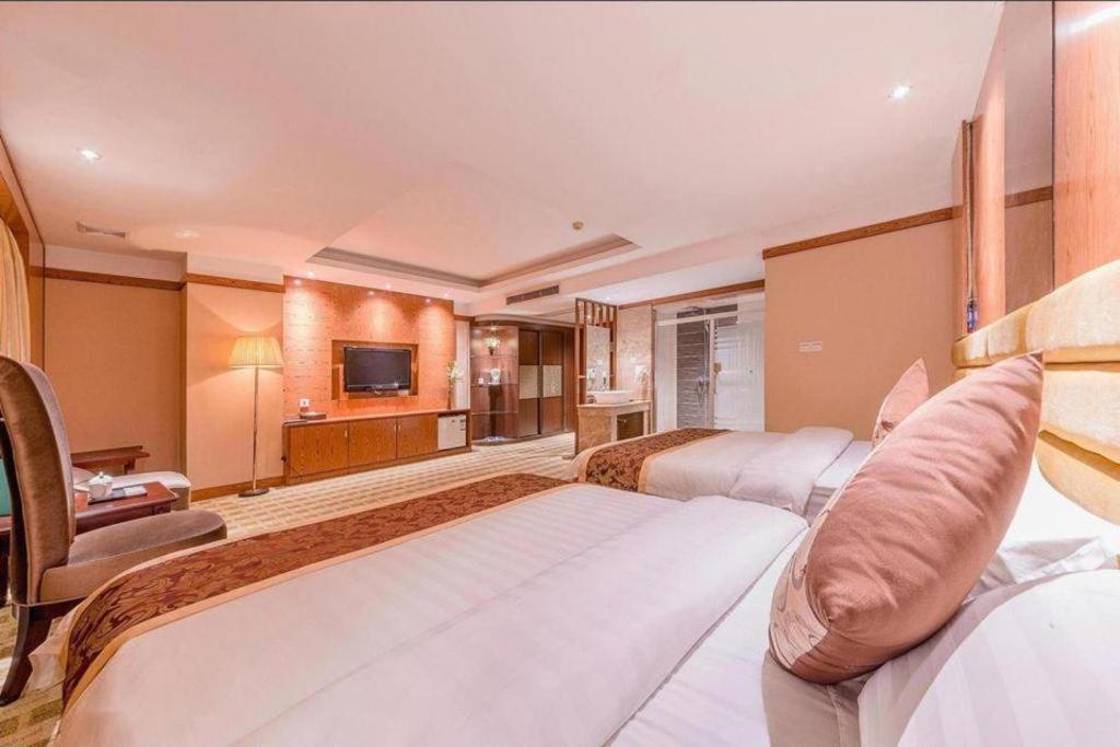 גואנגג'ואו Airport Liwan Hotel מראה חיצוני תמונה